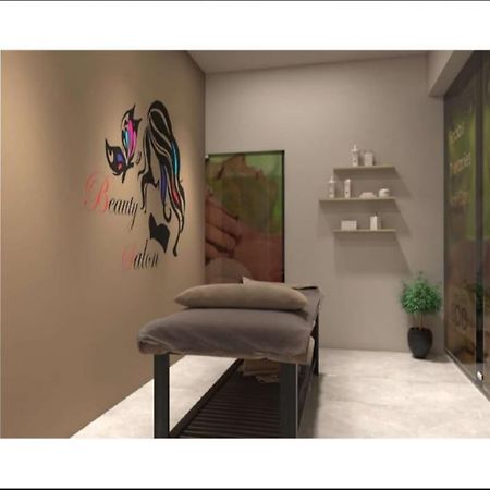 Отель Iswarya Residency Коттаям Экстерьер фото