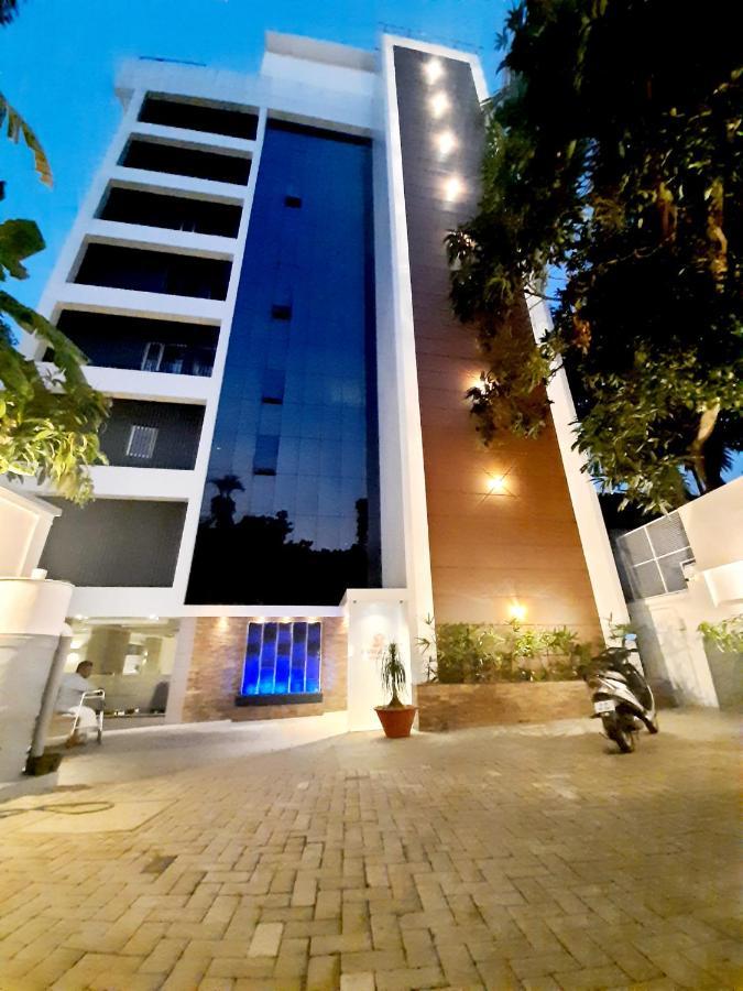 Отель Iswarya Residency Коттаям Экстерьер фото